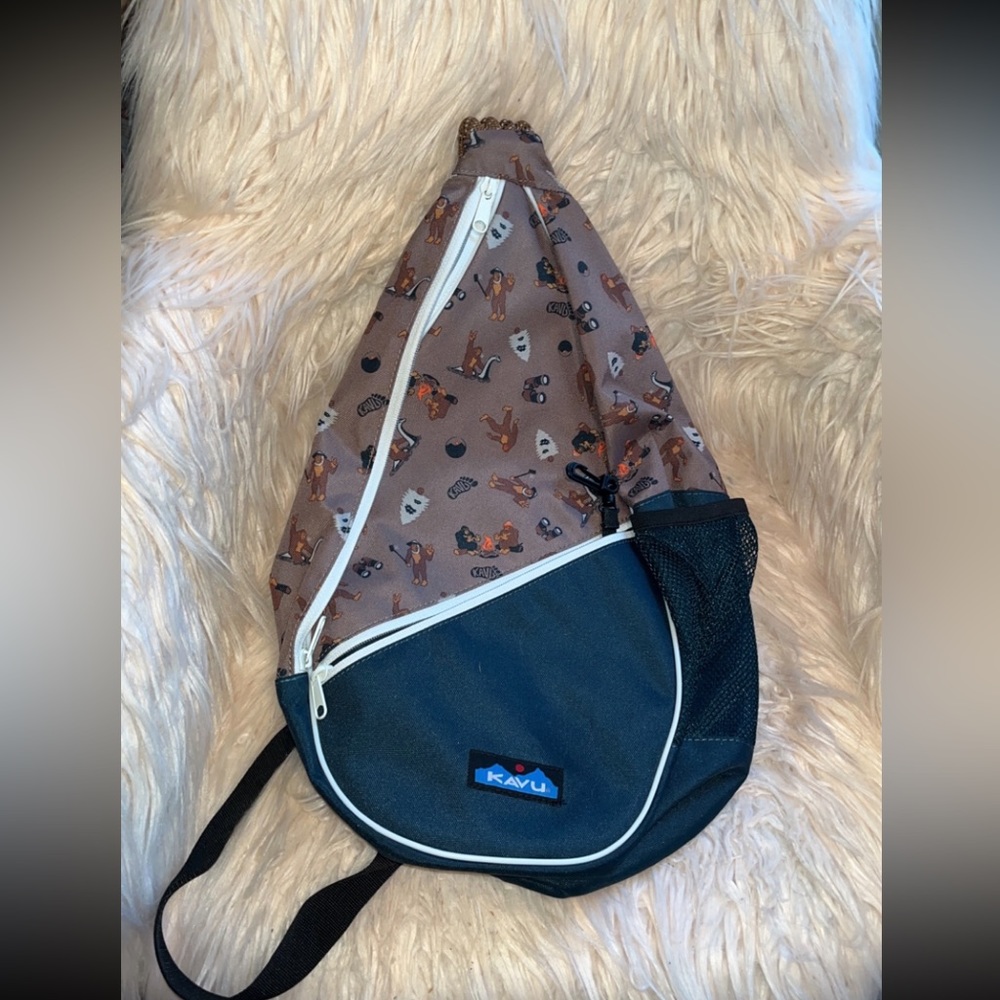 KAVU sling bag